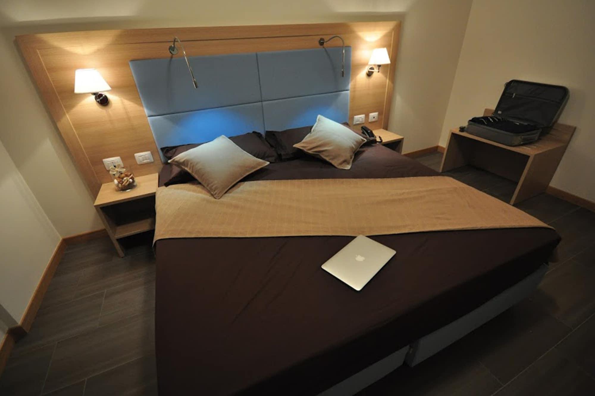 Hotel 325 Tor Vergata Roma Ngoại thất bức ảnh