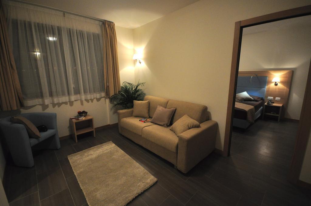 Hotel 325 Tor Vergata Roma Ngoại thất bức ảnh